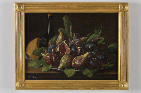 Bodegón con plato de brevas, botella y pan