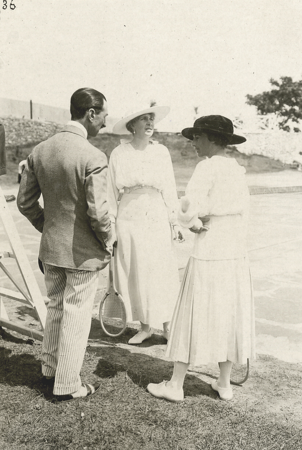 VICTORIA EUGENIA: UNA REINA DIFERENTE