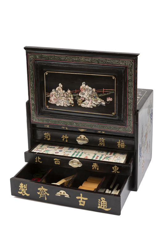 Imagen sobre: Caja de juego mahjong