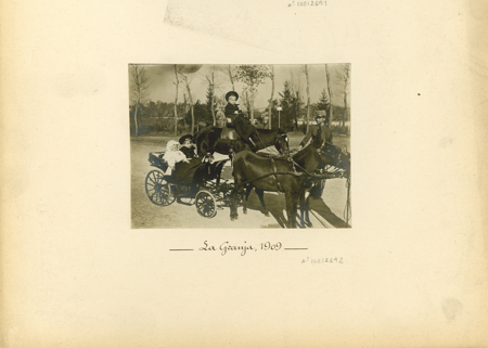 Los infantes Gonzalo, Beatriz y Alfonso en el Real Sitio de la Granja, h. 1909, 10212692, AGP, Patrimonio Nacional