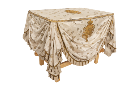 Table cover, Royal Manufactory of Silk, Silver and Gold Textiles of Talavera de la Reina, last third of eighteen century, inv. 10196939, Patrimonio Nacional. Photo: Héctor Pérez