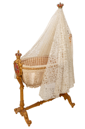 Cradle, Royal Workshops, ca. 1907, inv. 10023579, Patrimonio Nacional. Photo: Héctor Pérez