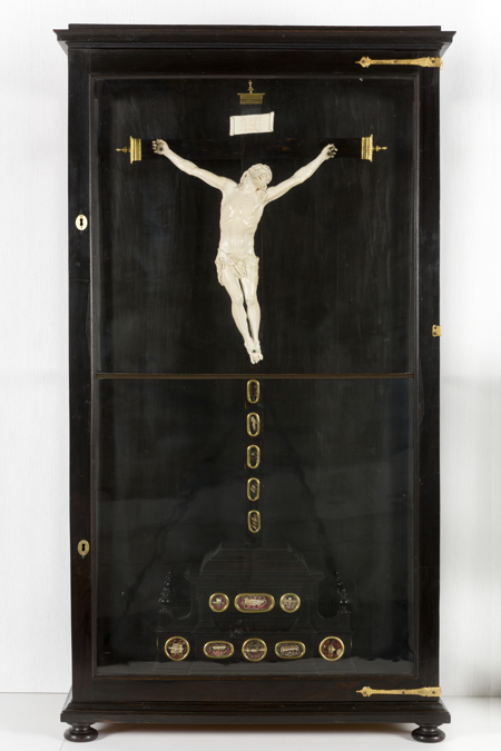 Imagen sobre: Crucifijo