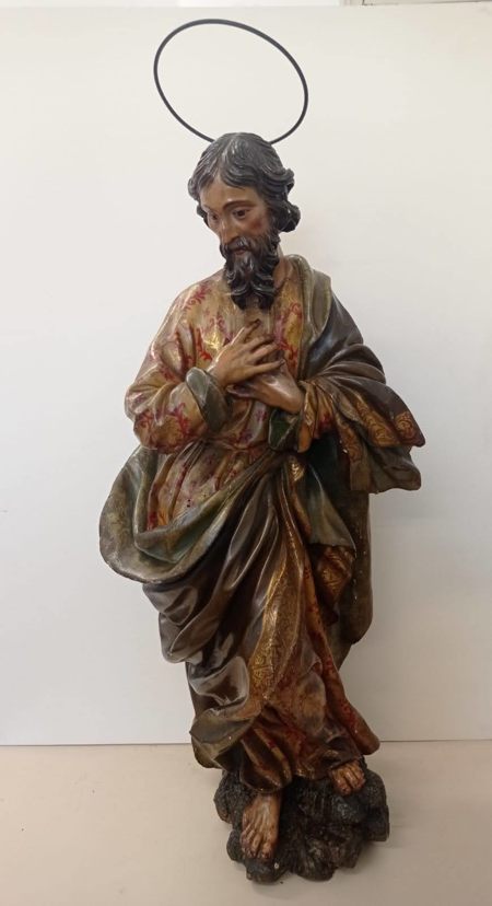 San Mateo, antes de la restauración. Madera tallada y policromada, 1680-1720, inv. 00610477, Patrimonio Nacional