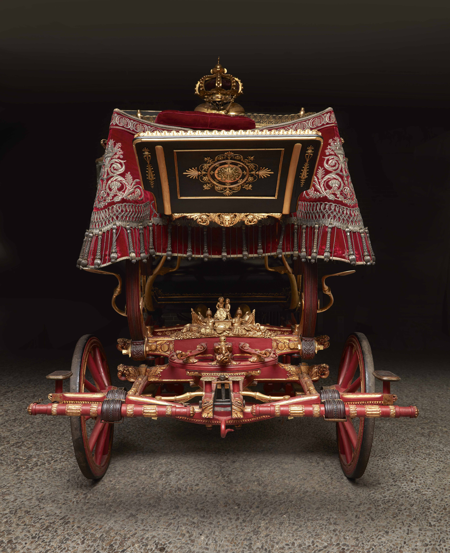 Imagen sobre: Coche de la Corona Real
