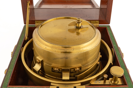 Cronómetro de marina con estuche, Santiago James Moore French, h. 1850, inv. 30233110, Patrimonio Nacional. Foto: Francisco Jaén