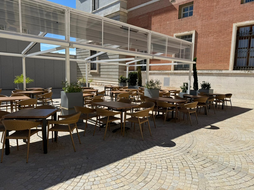 Terraza en planta cero