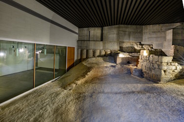 La sala de la muralla 2